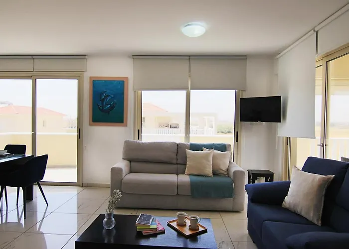 Seaside Luxury Flat 페리볼리아