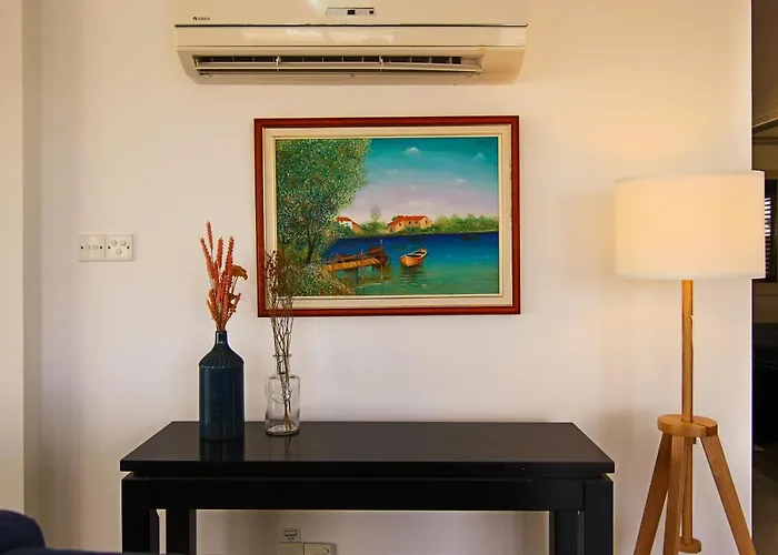 Seaside Luxury Flat 페리볼리아